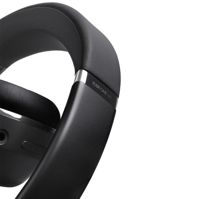 JBL Tour One M2 | Écouteurs circum-auriculaires - Sans fil - Bluetooth - Réduction de Bruit Adaptative - Noir-SONXPLUS St-Jean